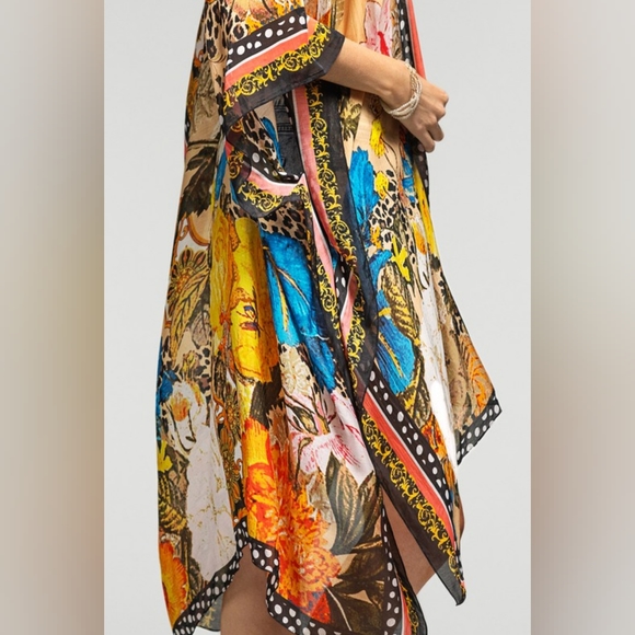 Bohemian Floral Print Kimono w Side Slits - Stunning Colors - Perfect for Spring - Picture 6 of 15